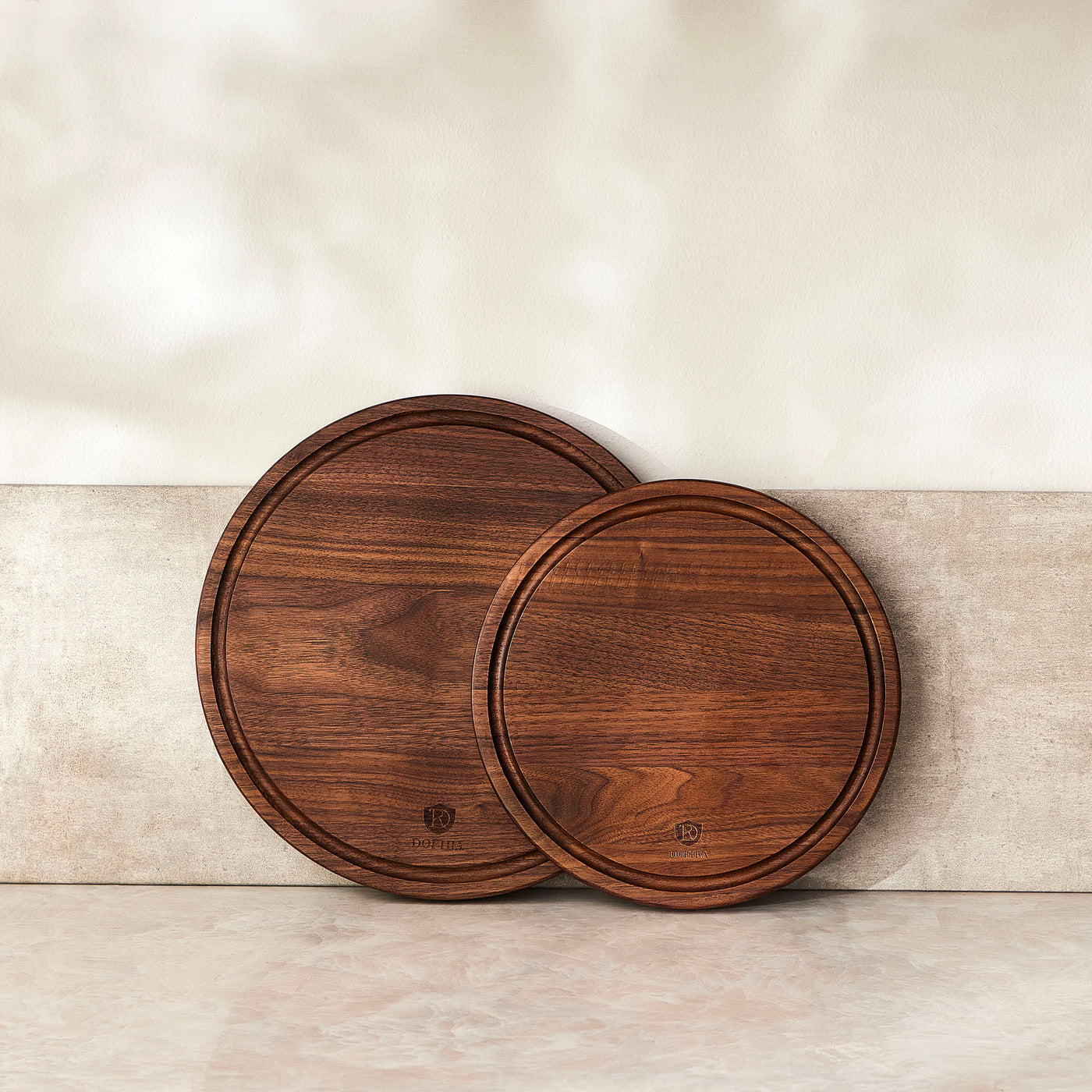 Black Walnut Wooden Cutting Board (Small Round / Large Round)